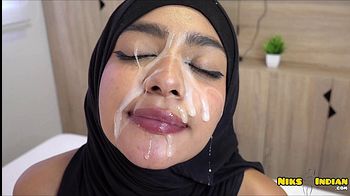 Indian guy Fucks Muslim Hijabi Teen and Cum Covers her on this Eid