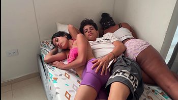 Una buena follada por el culo mientras la cornuda de mi amiga está distraída