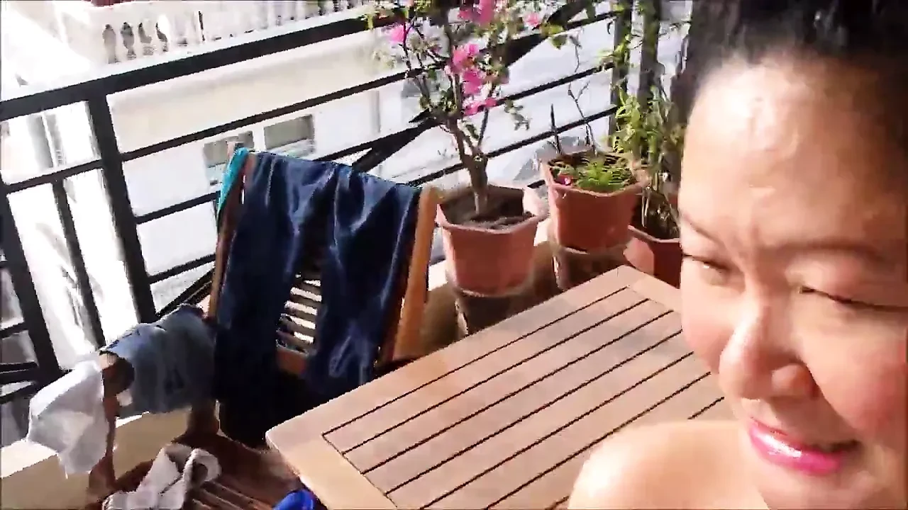Một căn phòng có tầm nhìn ra Hà Nội
